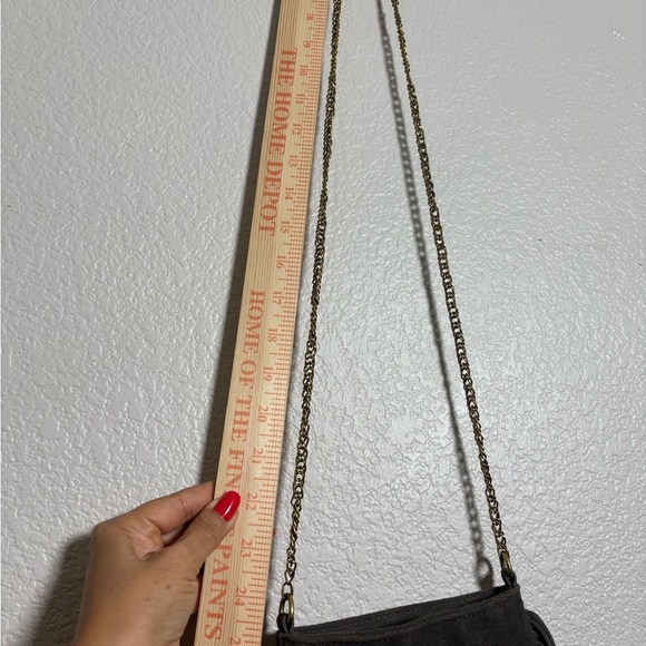 Chic Gray Suede Leather Gold Chain Crossbody Bag with Fringe on Both Sides. - Picture 5 of 15